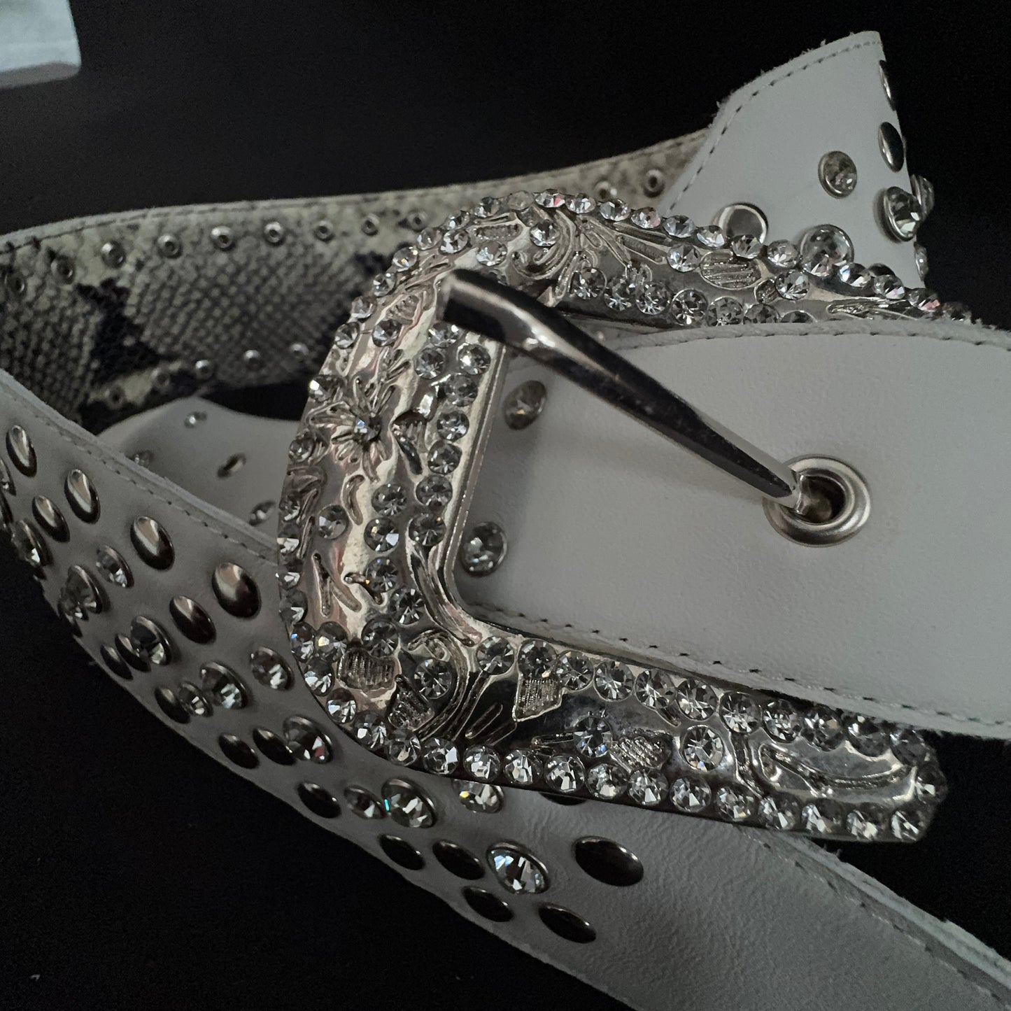 Billy Lux Guitar Strap – Beige Leather with Shiny Buckle | GBS - GBS
