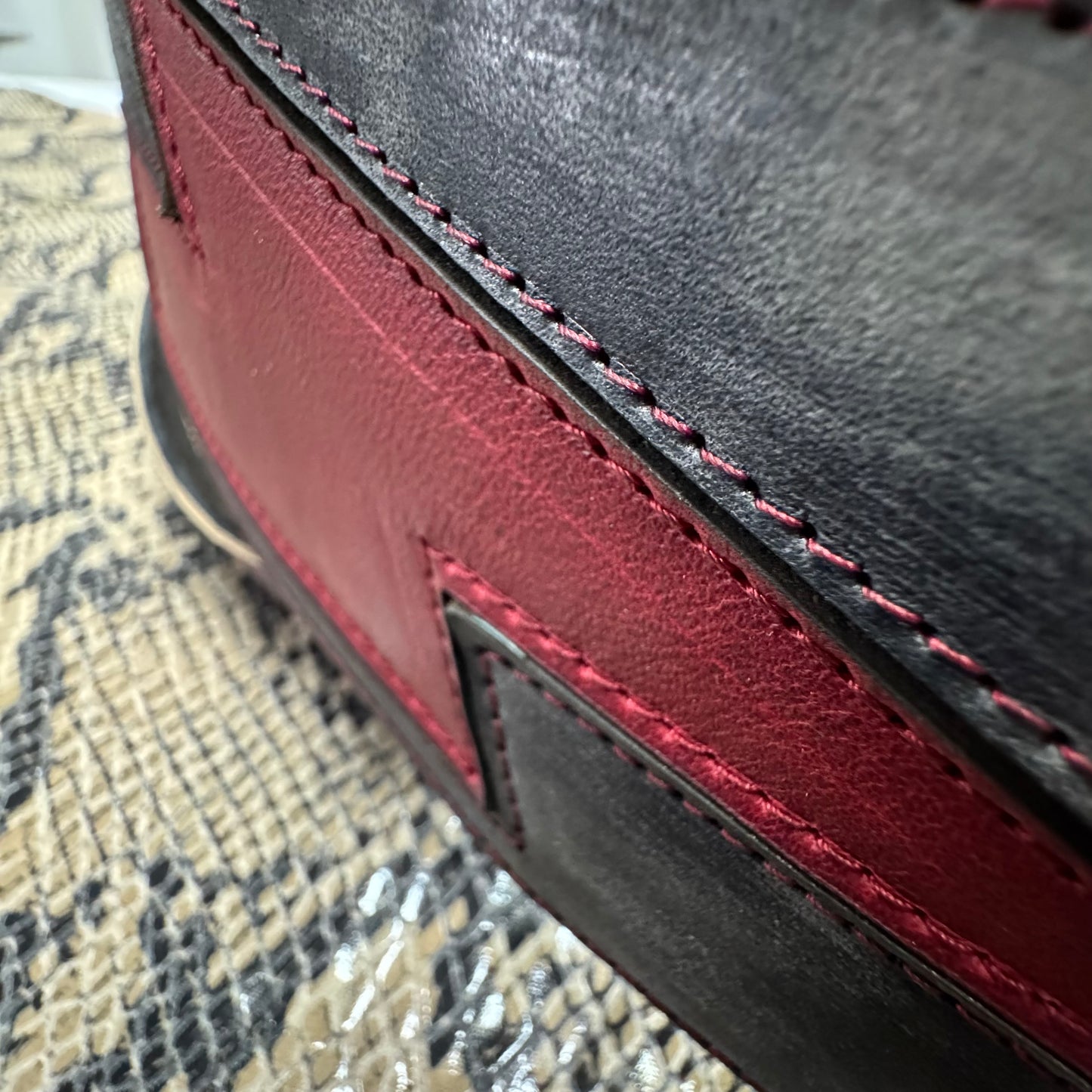 AC DC Strap