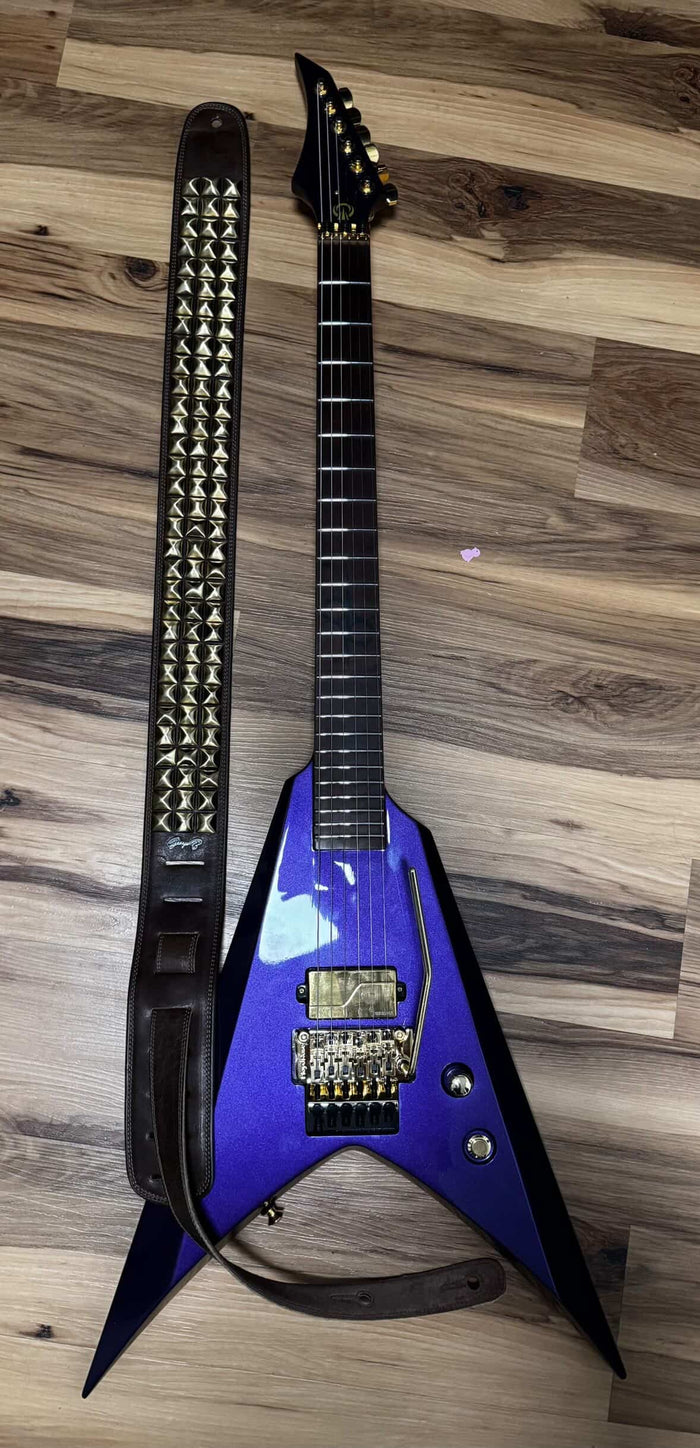 Customer photo with a GBS guitar strap