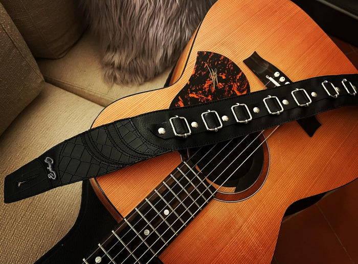 Customer photo with a GBS guitar strap