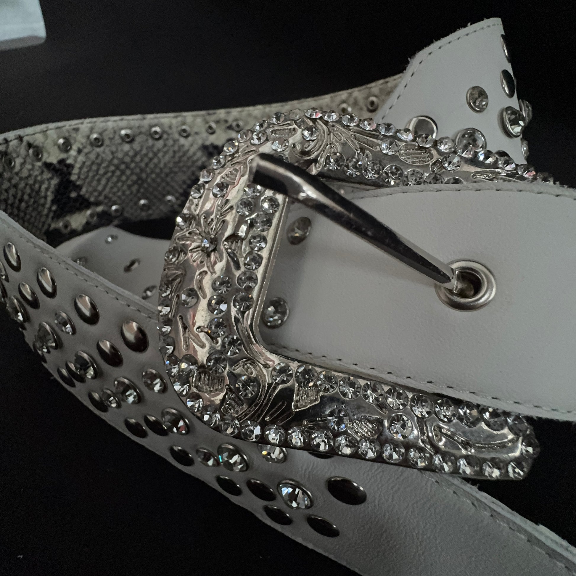 Billy Lux Guitar Strap – Beige Leather with Shiny Buckle | GBS - GBS