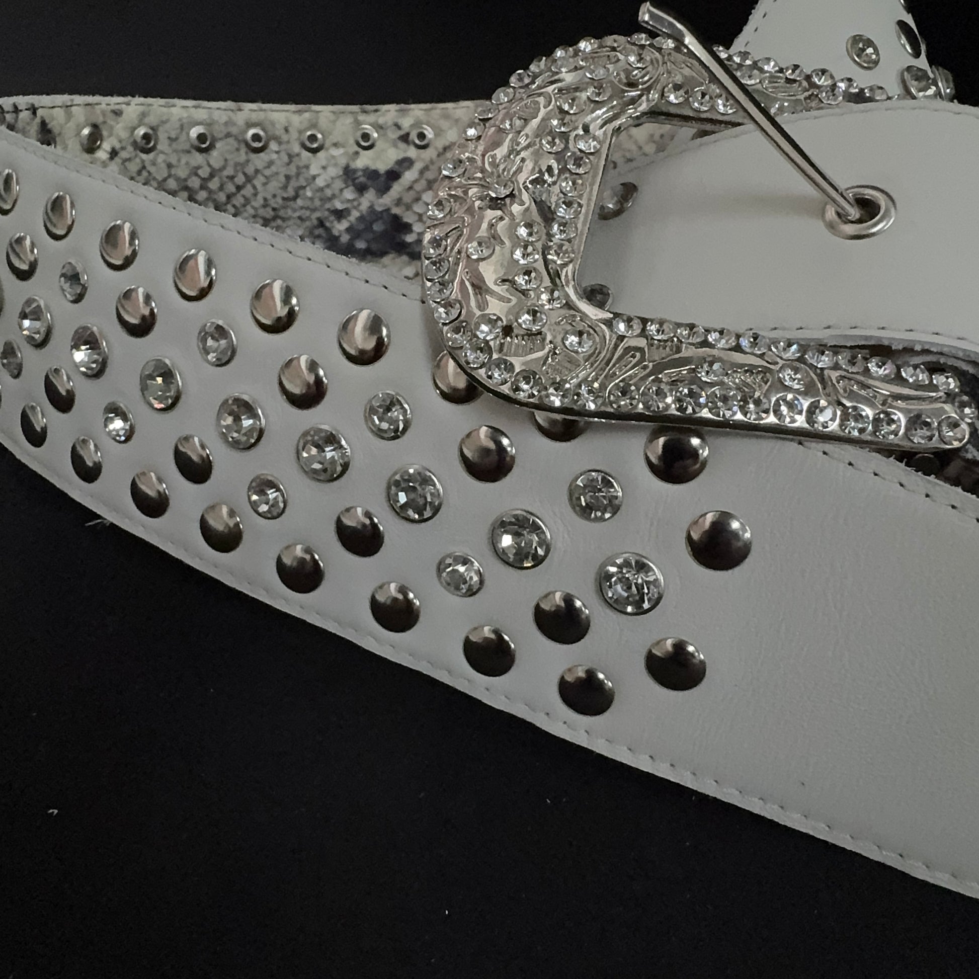 Billy Lux Guitar Strap – Beige Leather with Shiny Buckle | GBS - GBS