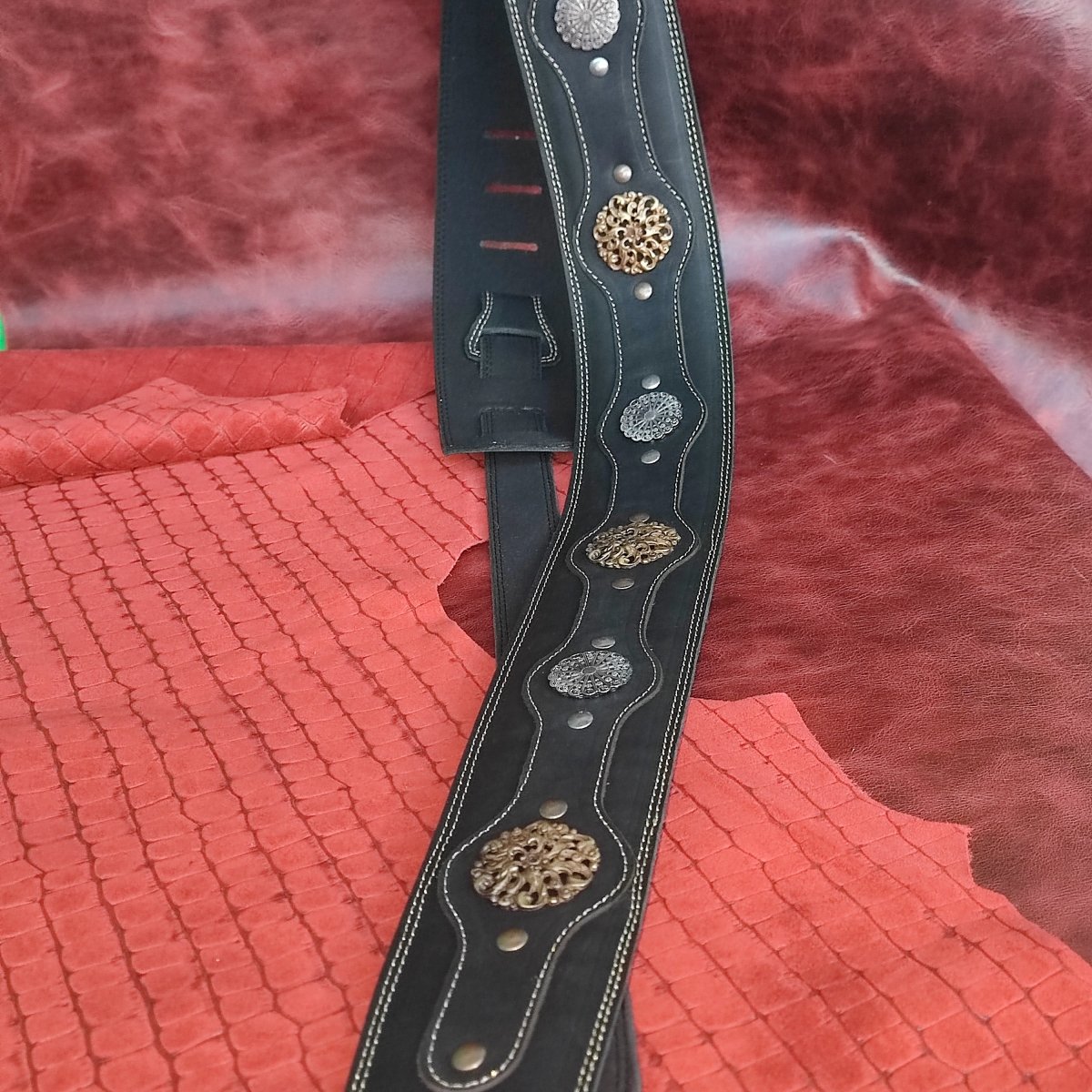 Legendary Lux Relic Leather Guitar Strap – Handmade Vintage Premium Design | GBS - GBS